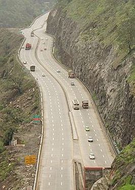 Mumbai-Pune Expressway - Rough patches and when to travel